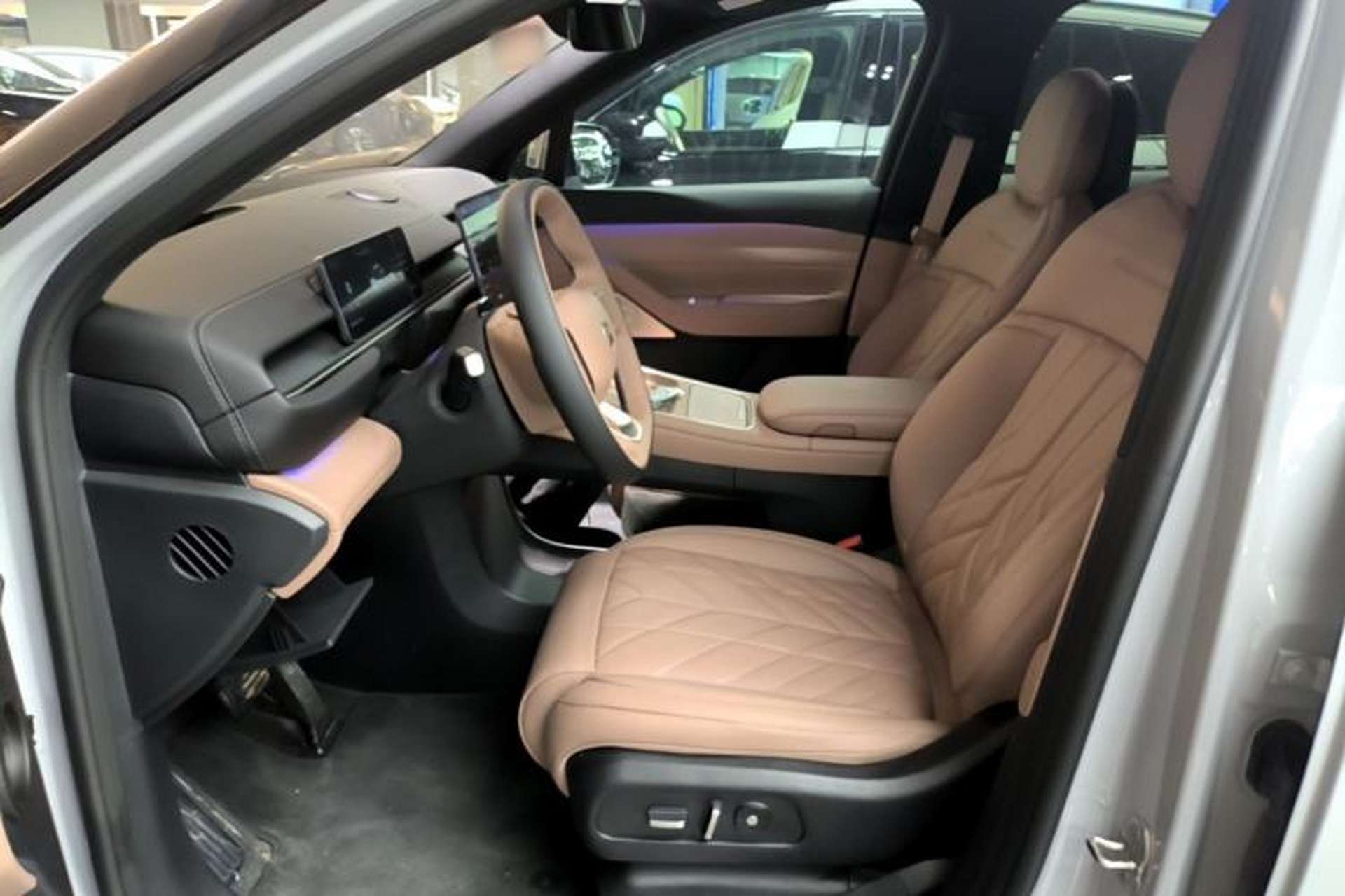 Used Nio ES6 2025 75 kWh Left Front Seat