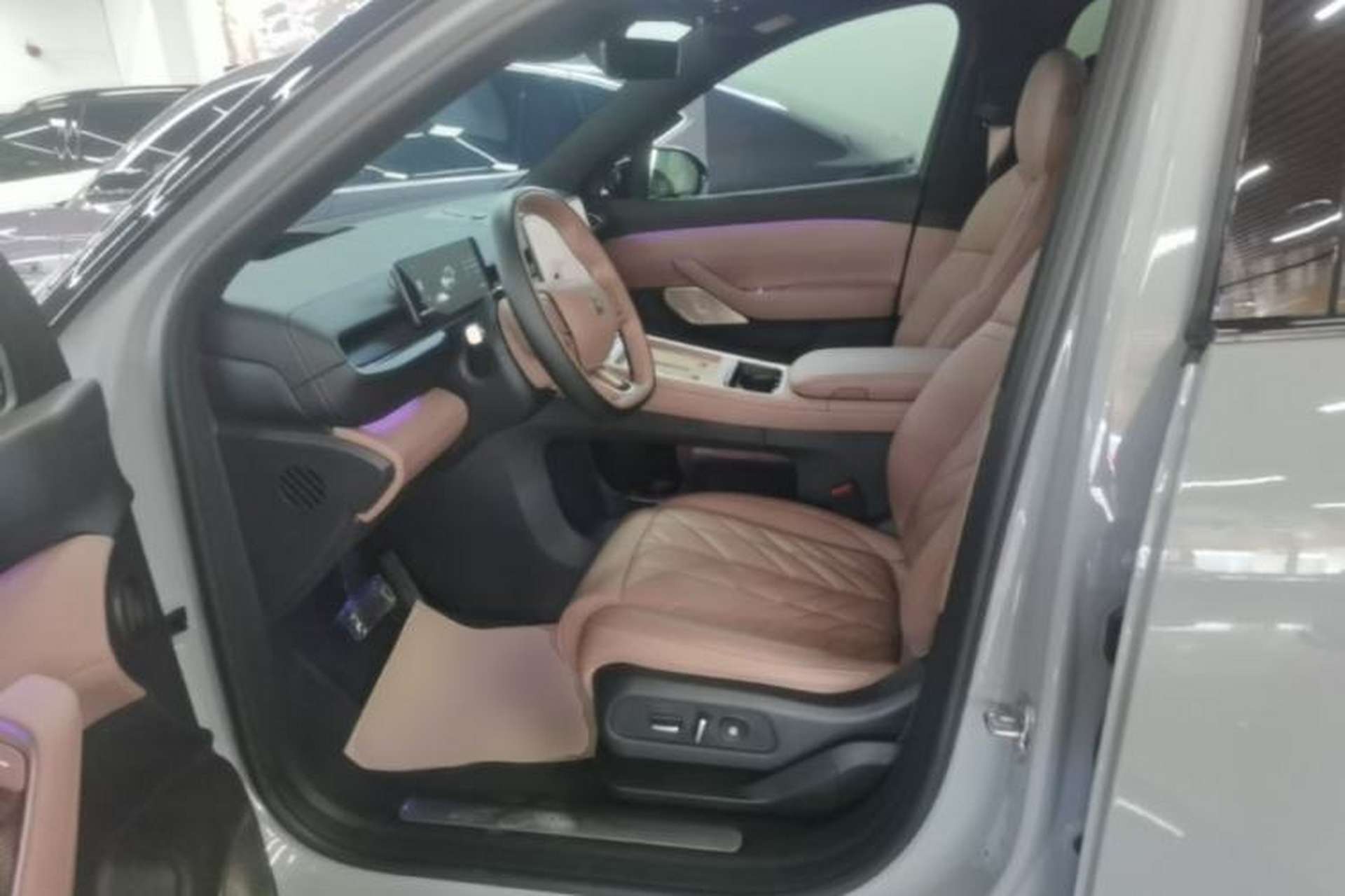 Used Nio ES6 2025 75 kWh Left Front Seat