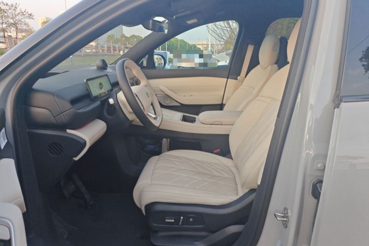 Used Nio ES6 2025 75 kWh Left Front Seat