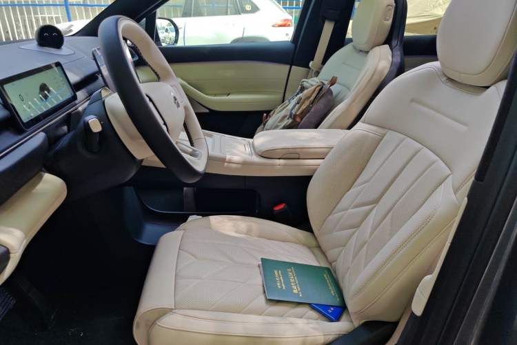Used Nio ES6 2025 75 kWh Left Front Seat