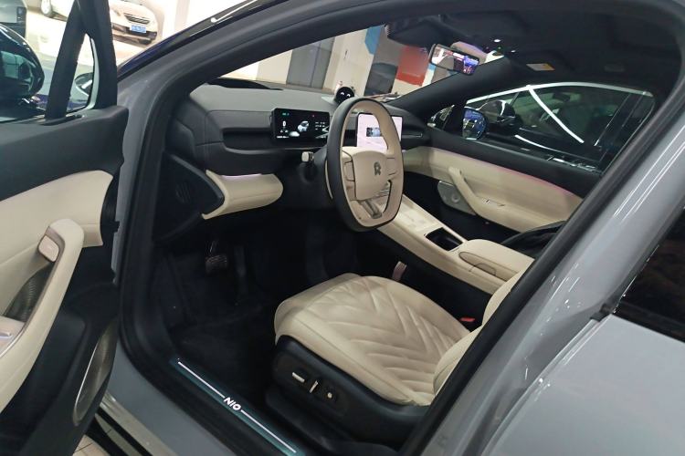 Used Nio ES6 2025 75 kWh Left Front Seat