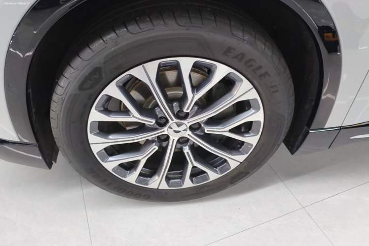 Used Nio ES6 2025 75 kWh Left Front Wheel Hub