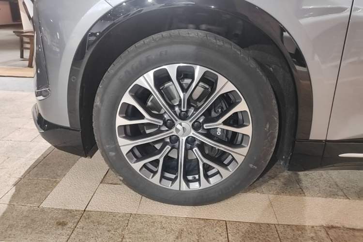 Used Nio ES6 2025 75 kWh Left Front Wheel Hub