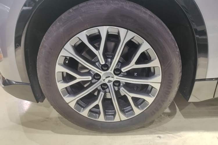 Used Nio ES6 2025 75 kWh Left Front Wheel Hub