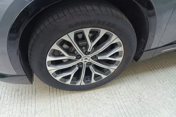 Used Nio ES6 2025 75 kWh Left Front Wheel Hub