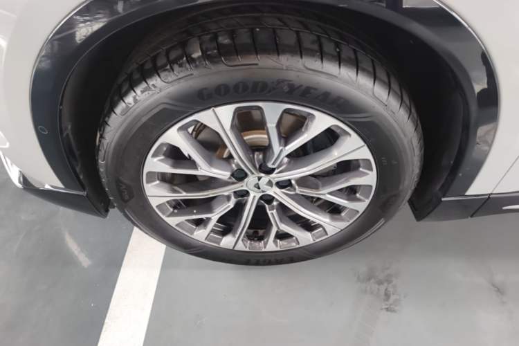 Used Nio ES6 2025 75 kWh Left Front Wheel Hub
