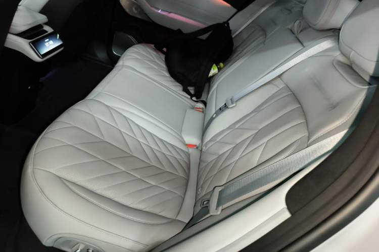 Used Nio ES6 2025 75 kWh Left Rear Seat