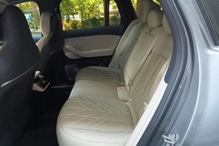 Used Nio ES6 2025 75 kWh Left Rear Seat