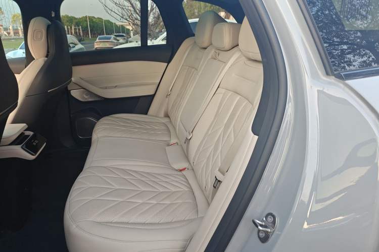 Used Nio ES6 2025 75 kWh Left Rear Seat