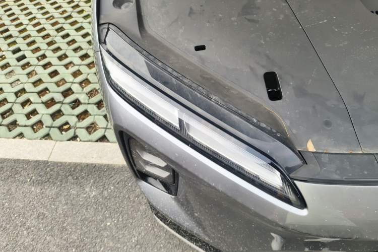 Used Nio ES6 2025 75 kWh Right Front Headlight