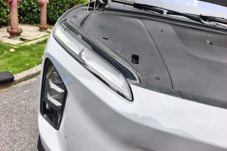 Used Nio ES6 2025 75 kWh Right Front Headlight