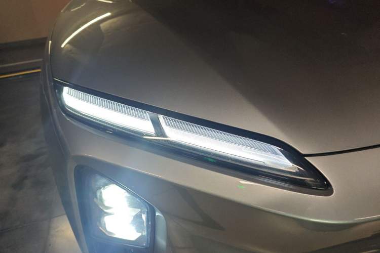 Used Nio ES6 2025 75 kWh Right Front Headlight