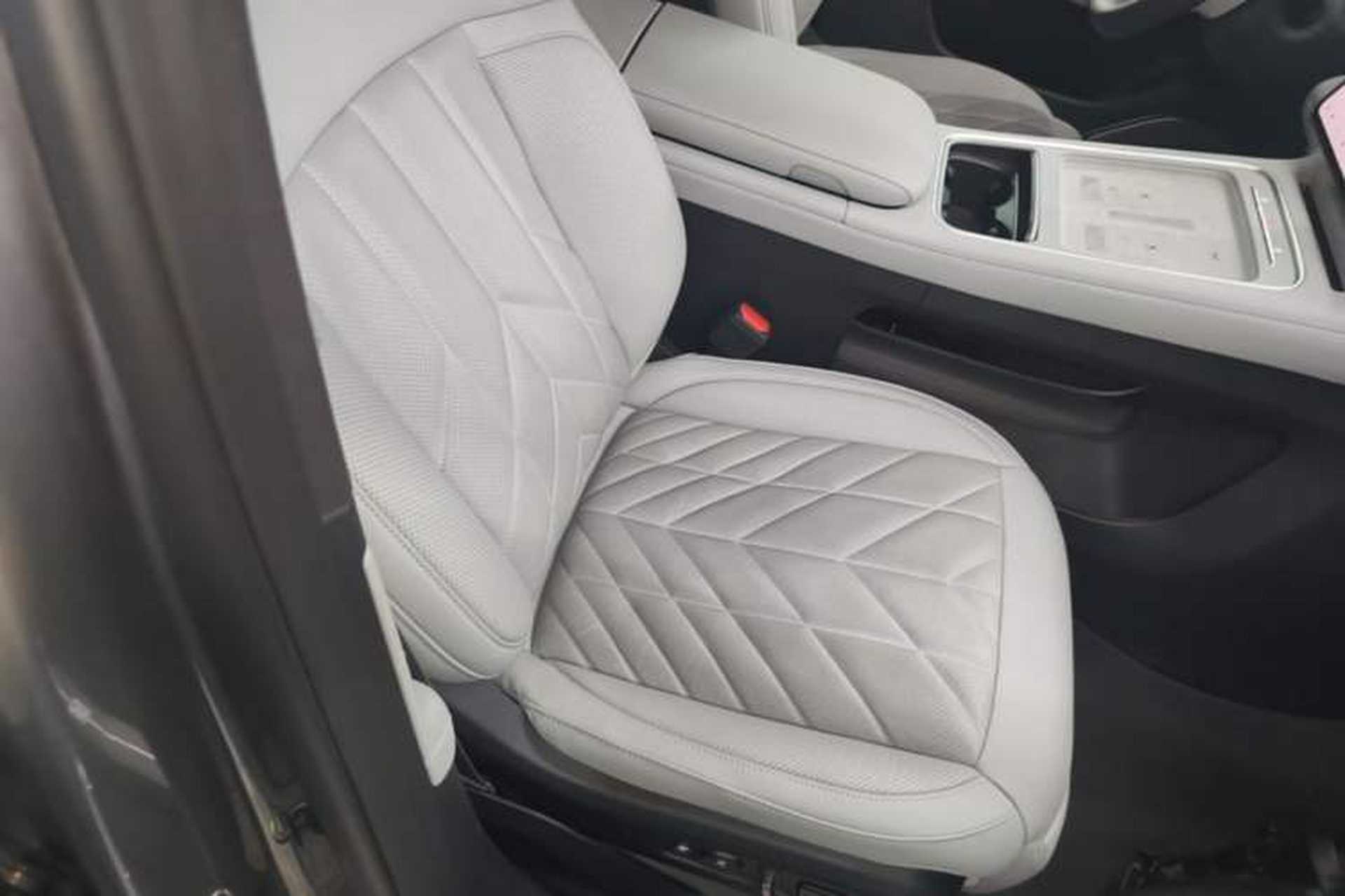 Used Nio ES6 2025 75 kWh Right Front Seat