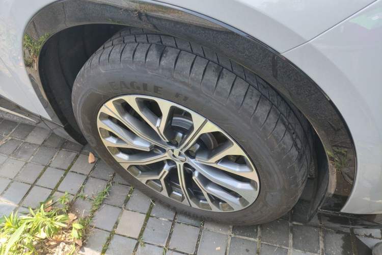 Used Nio ES6 2025 75 kWh Right Front Wheel Hub