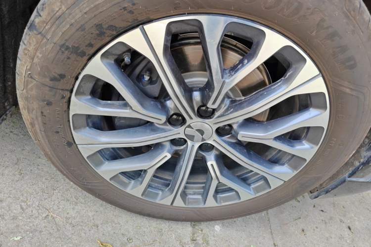 Used Nio ES6 2025 75 kWh Right Front Wheel Hub