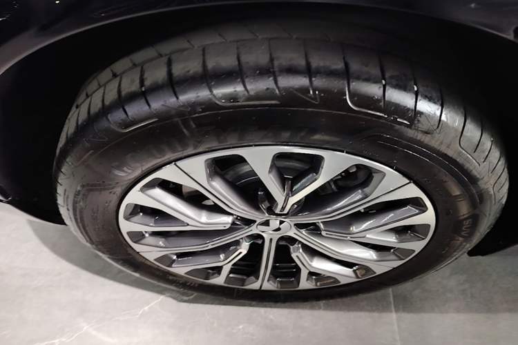 Used Nio ES6 2025 75 kWh Right Rear Wheel Hub