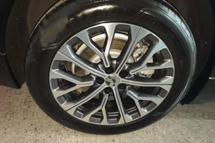 Used Nio ES6 2025 75 kWh Right Rear Wheel Hub