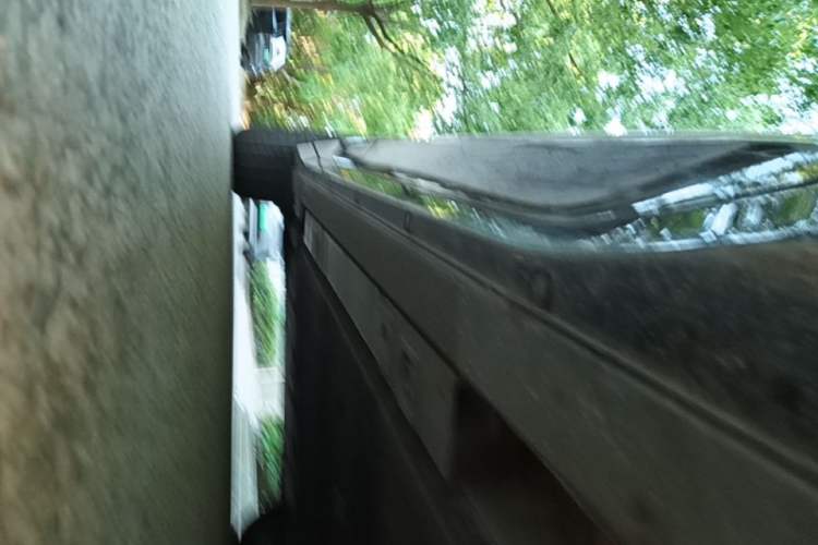 Used Nio ES6 2025 75 kWh Right Side Sill