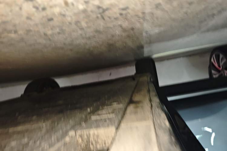 Used Nio ES6 2025 75 kWh Right Side Sill