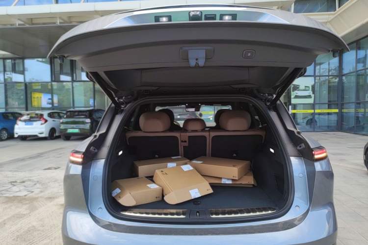 Used Nio ES6 2025 75 kWh Trunk