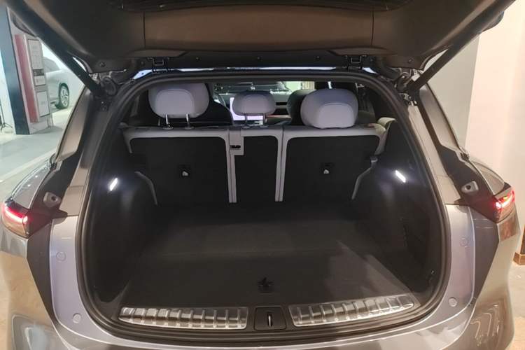 Used Nio ES6 2025 75 kWh Trunk