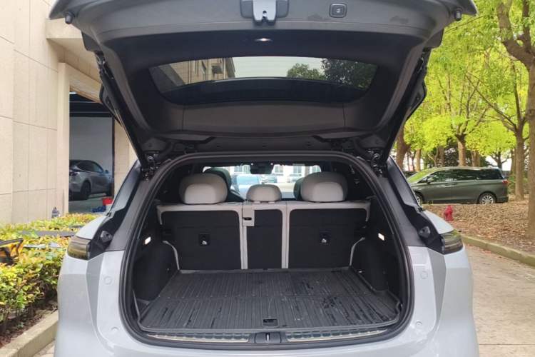 Used Nio ES6 2025 Model 100kWh 300,000th Anniversary Edition Trunk