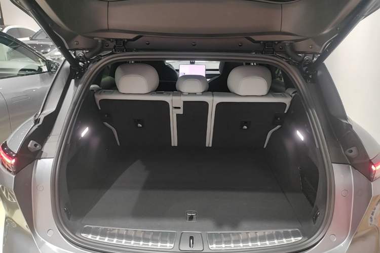 Used Nio ES6 2025 75 kWh Trunk