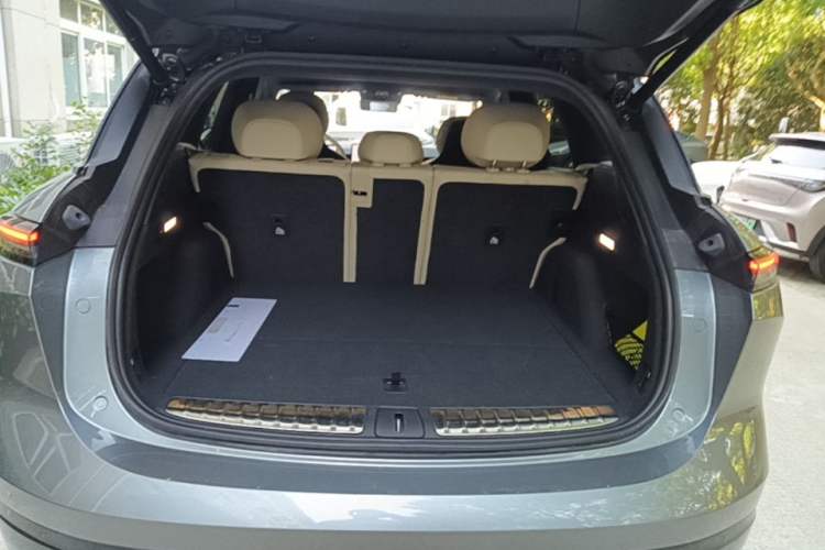 Used Nio ES6 2025 75 kWh Trunk