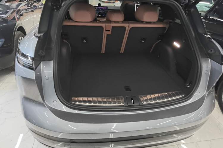 Used Nio ES6 2025 75 kWh Trunk