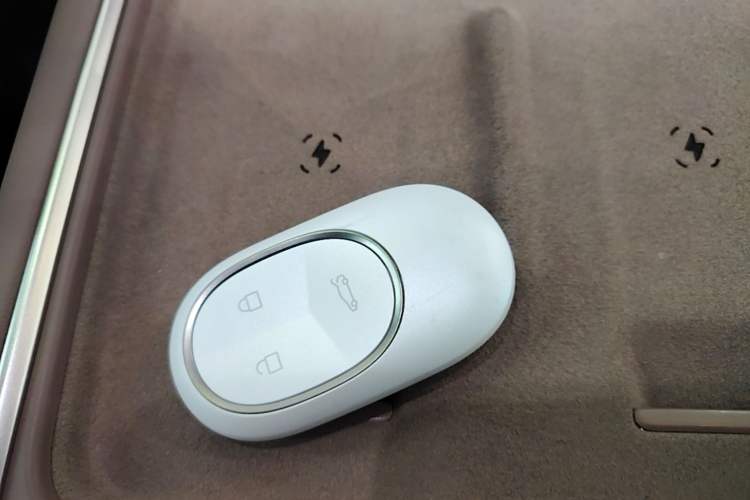 Used Nio ES6 2025 75 kWh Vehicle Key
