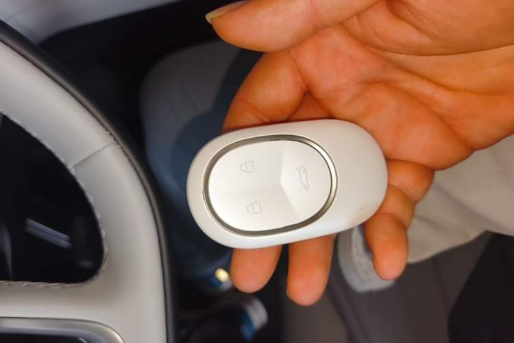 Used Nio ES6 2025 75 kWh Vehicle Key