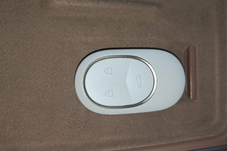 Used Nio ES6 2025 75 kWh Vehicle Key
