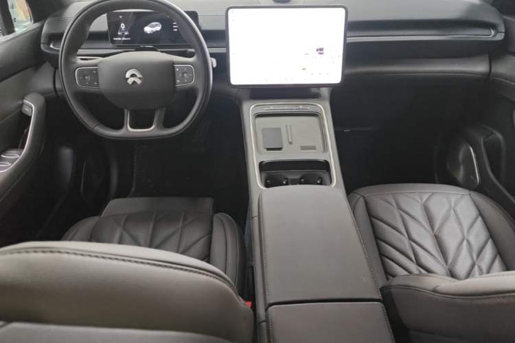 Used Nio ES6 2025 75 kWh Center Console