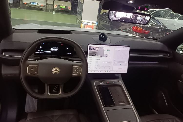 Used Nio ES6 2025 75 kWh Center Console