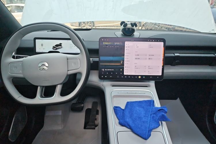 Used Nio ES6 2025 75 kWh Center Console