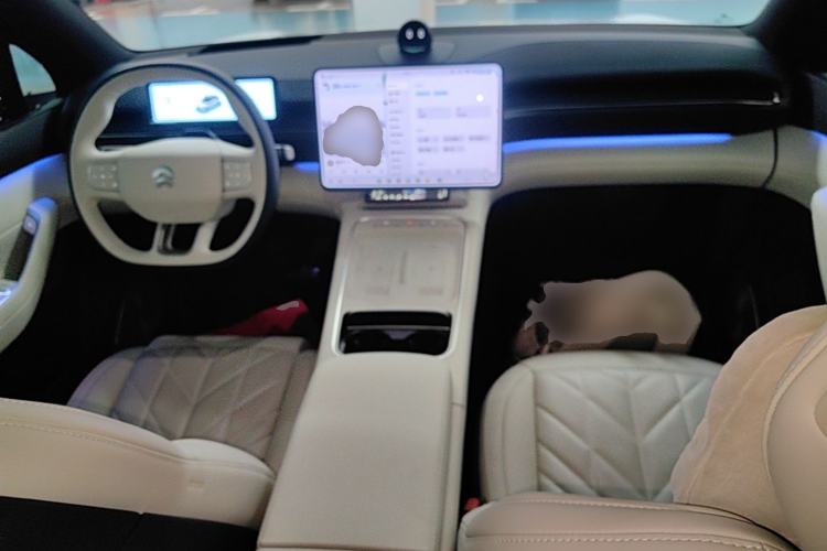 Used Nio ES6 2025 75 kWh Center Console