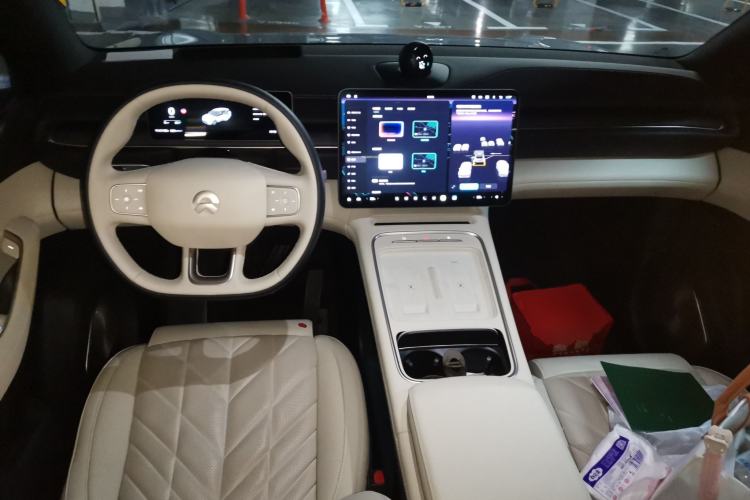 Used Nio ES6 2025 75 kWh Center Console