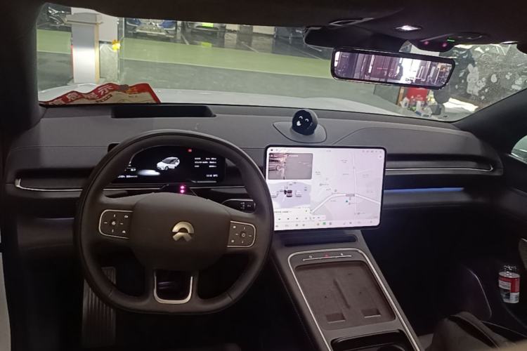 Used Nio ES6 2025 75 kWh Center Console