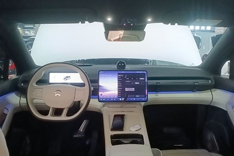 Used Nio ES6 2025 75 kWh Center Console