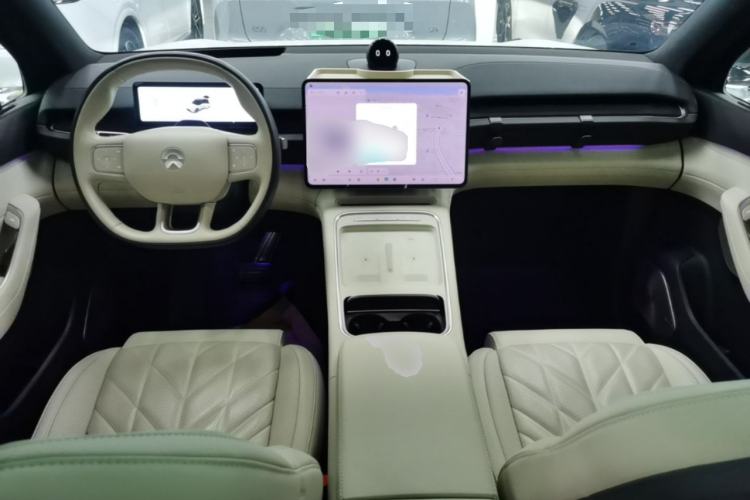 Used Nio ES6 2025 75 kWh Center Console