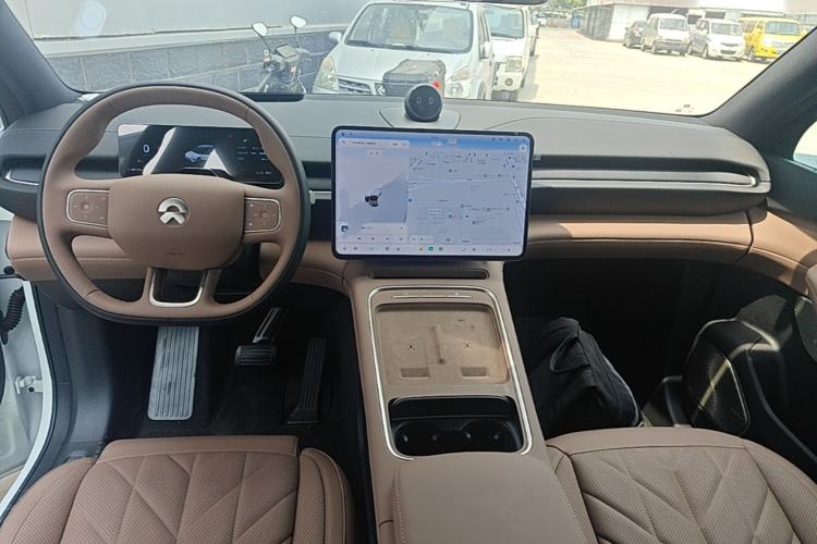 Used Nio ES6 2025 100 kWh Center Console