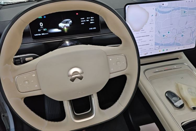 Used Nio ES6 2025 75 kWh Center Console