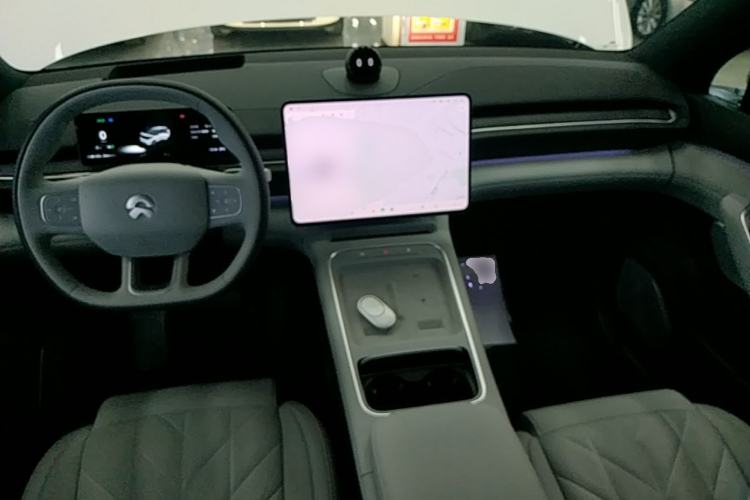 Used Nio ES6 2025 75 kWh Center Console