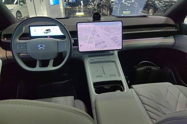 Used Nio ES6 2025 100 kWh Center Console