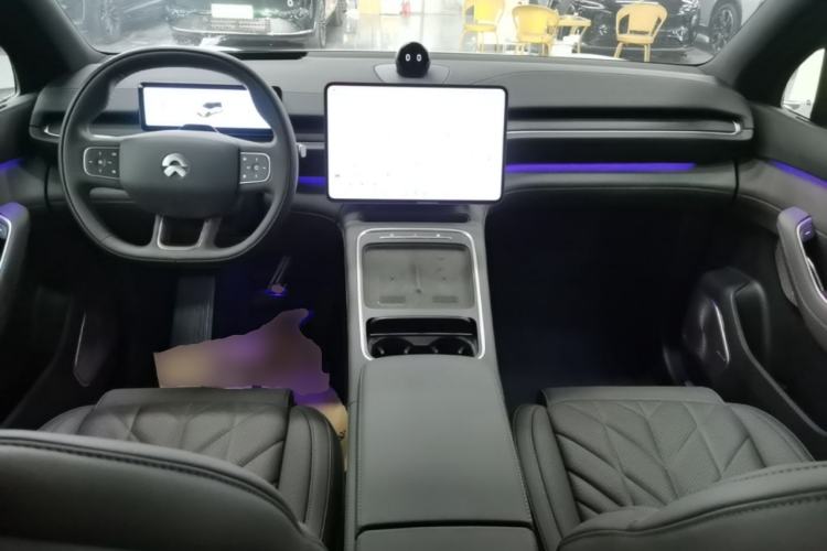 Used Nio ES6 2025 75 kWh Center Console