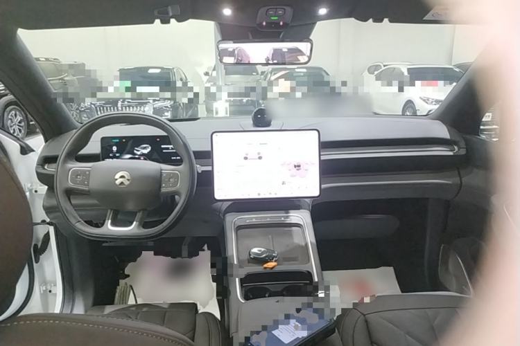 Used Nio ES6 2025 75 kWh Center Console