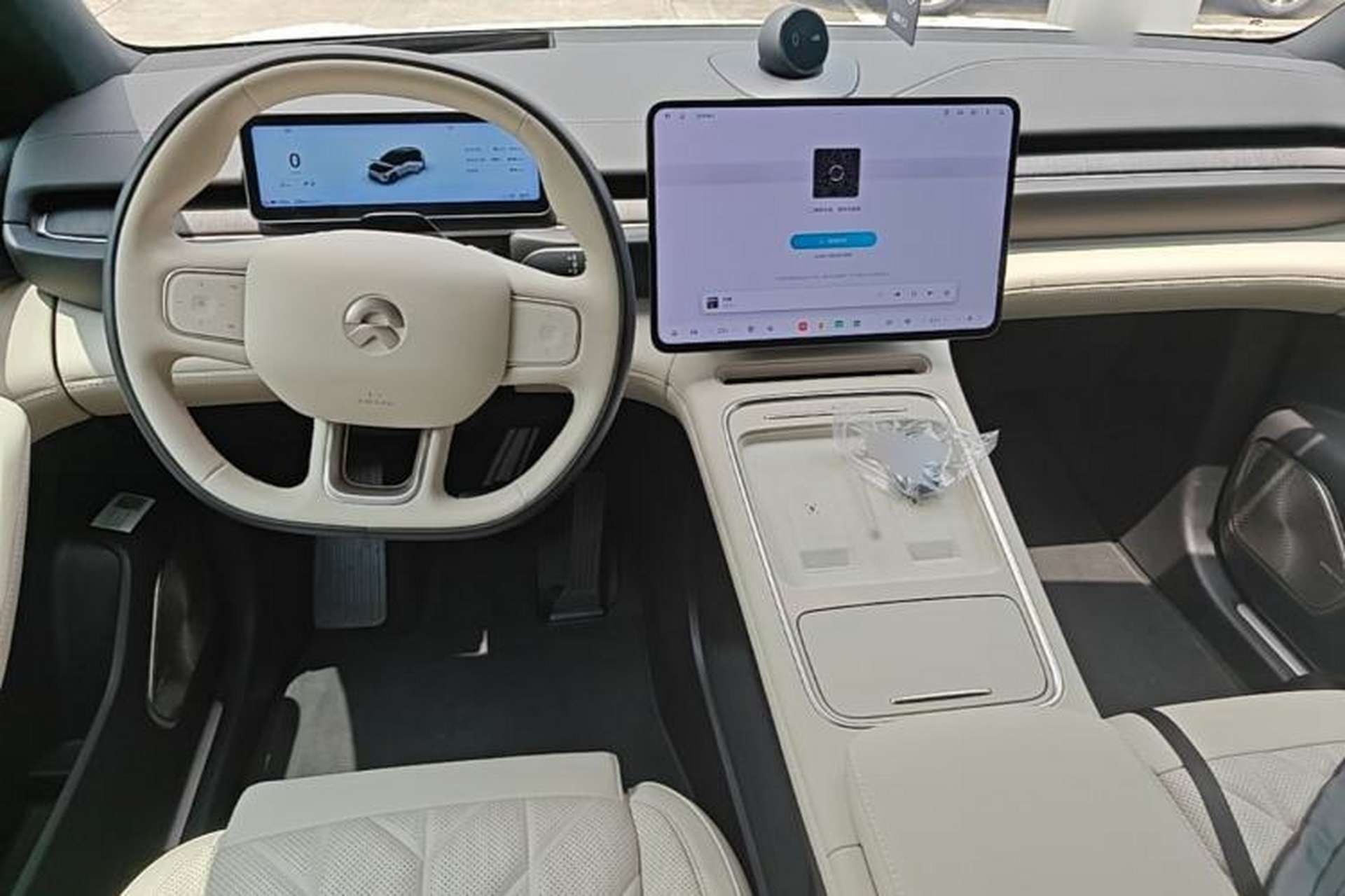 Used Nio ES6 2025 75 kWh Center Console