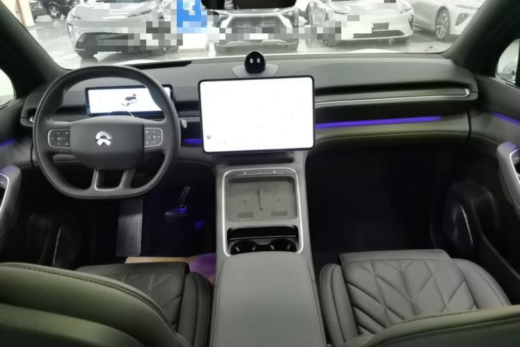 Used Nio ES6 2025 75 kWh Center Console