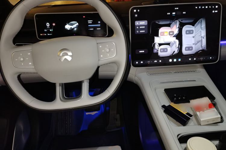 Used Nio ES6 2025 75 kWh Center Console