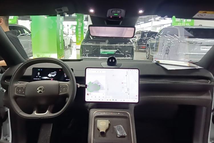 Used Nio ES6 2025 75 kWh Center Console